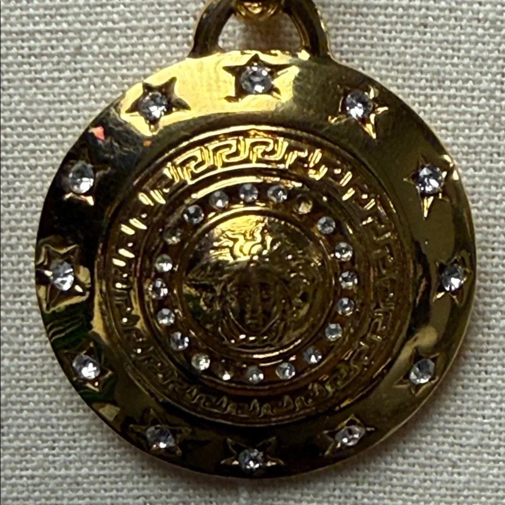 Gianni Versace Medusa Pendant Necklace 28” Gold Tone Italy